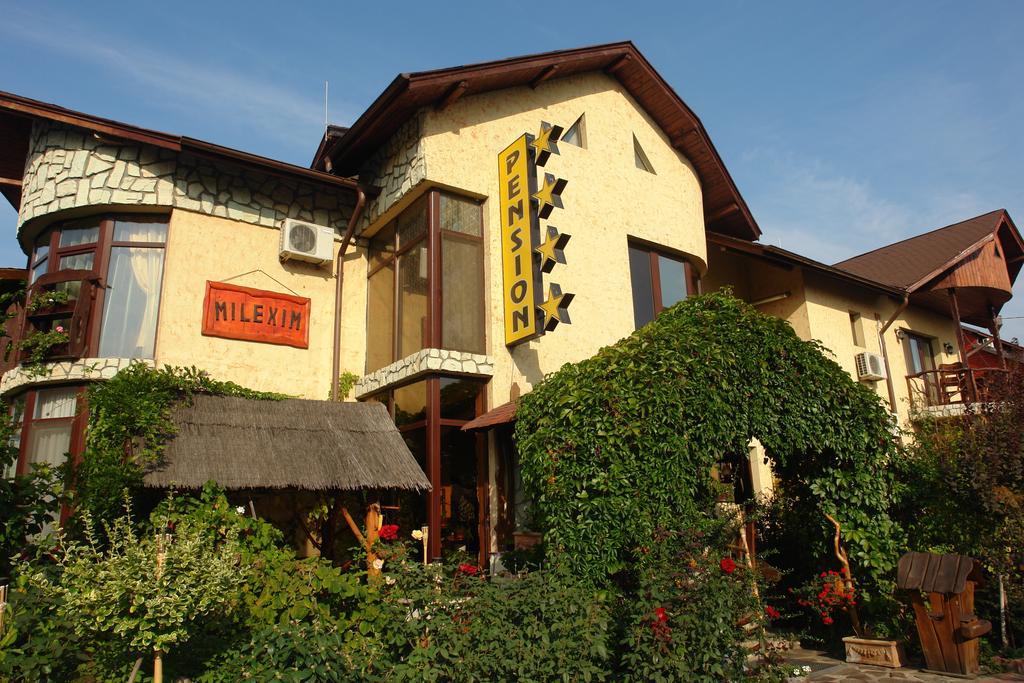 潘西奈亚迈莱克森酒店 Cîmpia Turzii 外观 照片